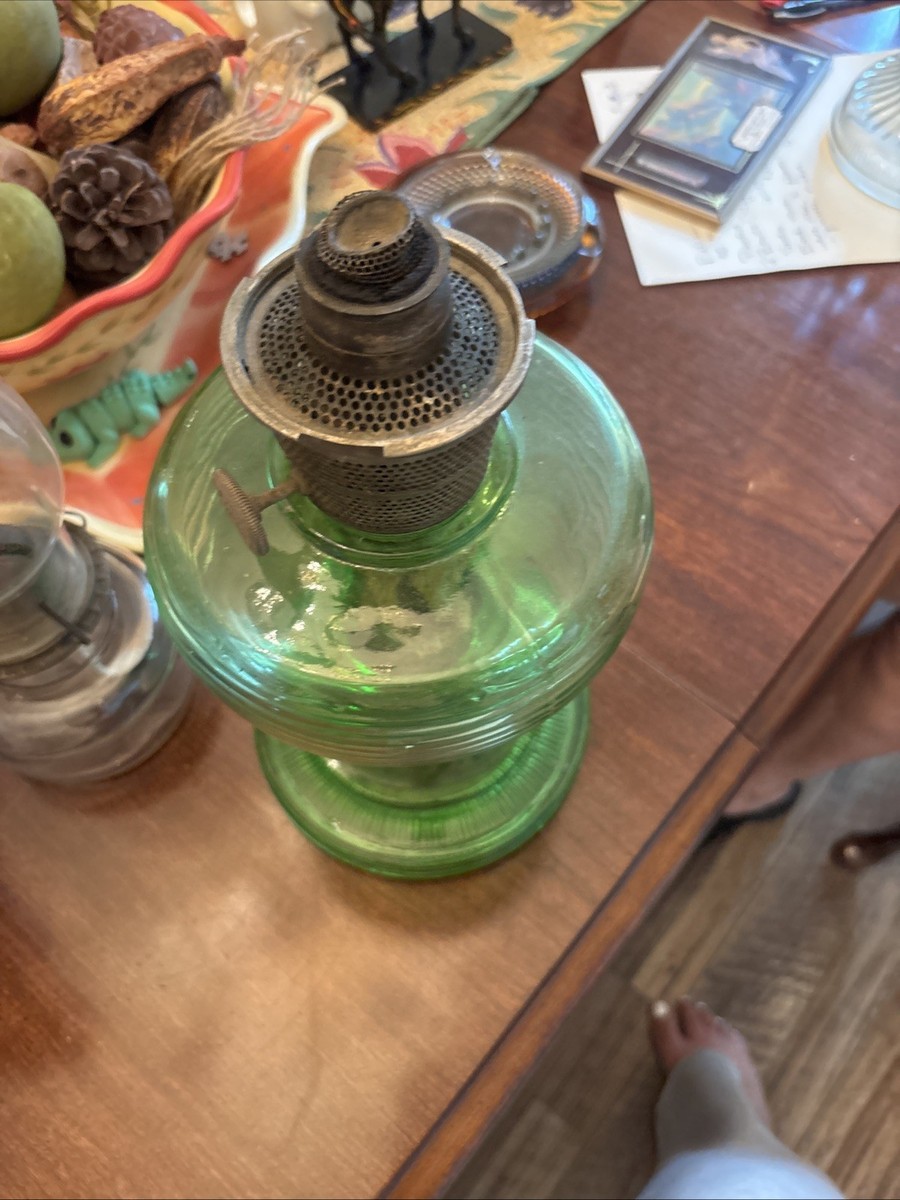 Antique Aladdin B-81 Green Oil Lamp 1937-1938 Beehive Pattern