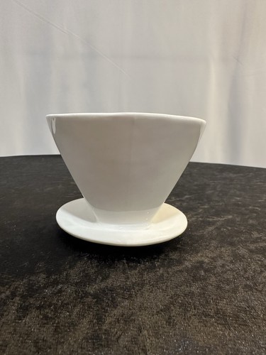 Goccia caffè Simply Charmed versare sopra triplo foro bianco - Foto 4 di 7