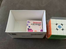 Gan 356 RS 3X3 Stickerless Cube BOTTOM HALF OF BOX NOT INCLUDED LIGHTLY USED