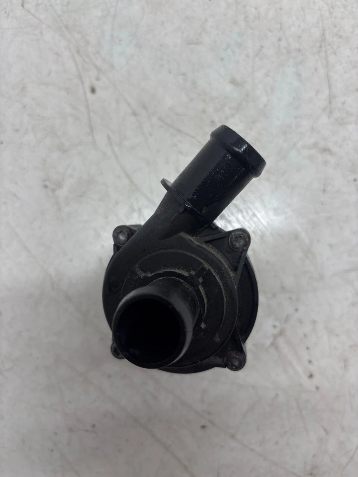 Audi A3 8V1 (2012-2016) Auxiliary Water Pump 5Q0965567 - Image 3 of 4