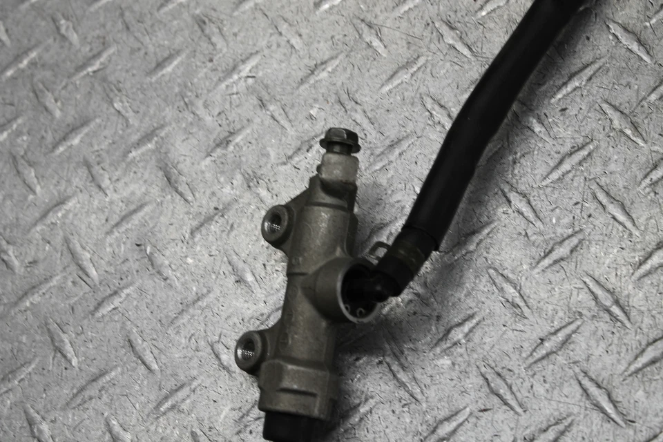 Kawasaki Ninja 650R Ex650A 2006 freno trasero cilindro maestro con depósito Foto 4 de 4