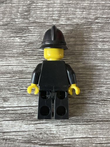 LEGO Police Minifigure: Constable, Series 11 (COL177) Collectable Minifigure - Picture 2 of 2