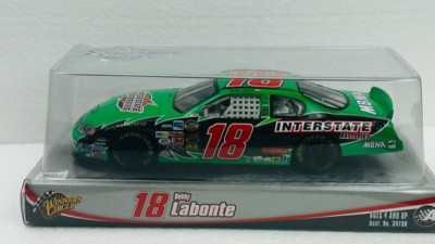 2004 Winner's Circle NASCAR #18 Bobby Labonte Interstate Batteries 1:24 Chevy
