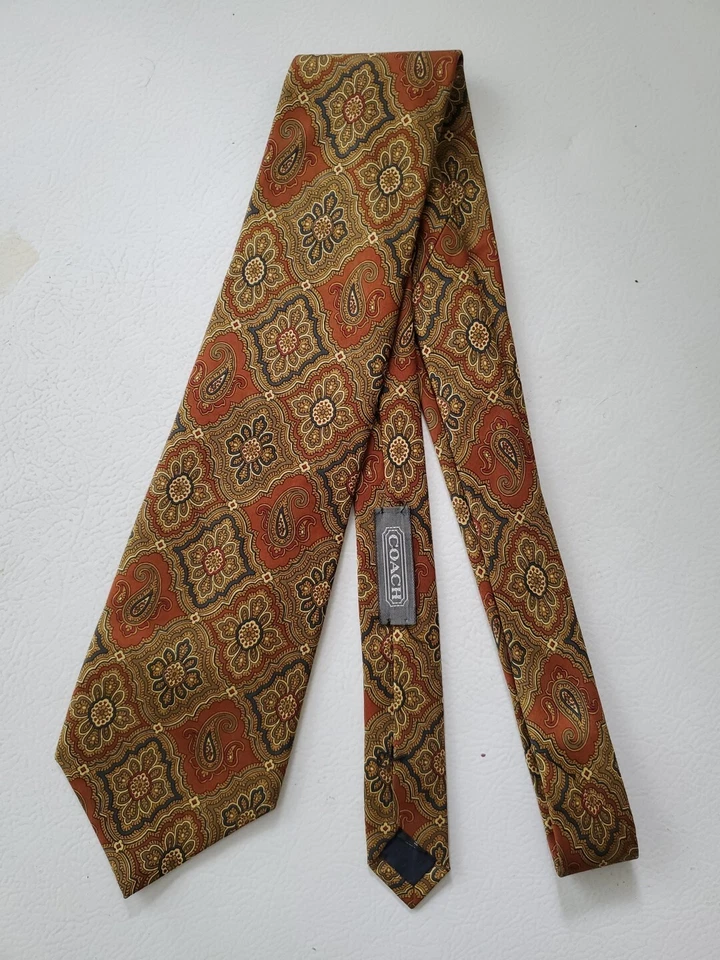 Corbata Coach 100 % seda italiana cachemira para hombre 3,5" x 57". Hecho en USA Foto 3 de 4