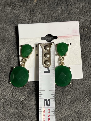 Vintage Silver Tone Simulated Emerald Green Resin Post Dangle Earrings - Picture 7 of 7