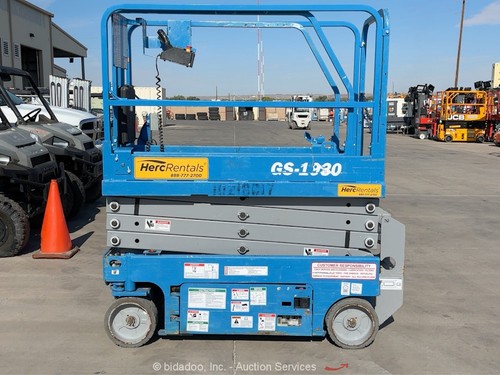 2017 Genie GS-1930 19' Electric Scissor Lift Aerial Manlift Platform 24V bidadoo - Picture 5 of 12