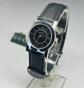 GUCCI Série 5200L Cadran Noir Cuir de veau Quartz 27mm