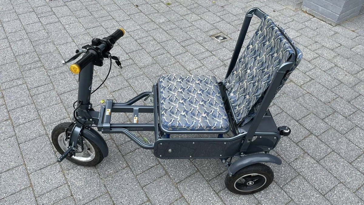eFOLDi Lightweight Folding Electric Mobility Scooter 14 Mile Range