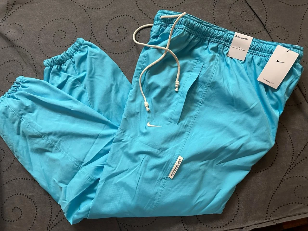 NIKE THERMA BASKETBALL STANDARD FIT #416 L. BLUE PANTS SIZE L MEN NWT $90.00