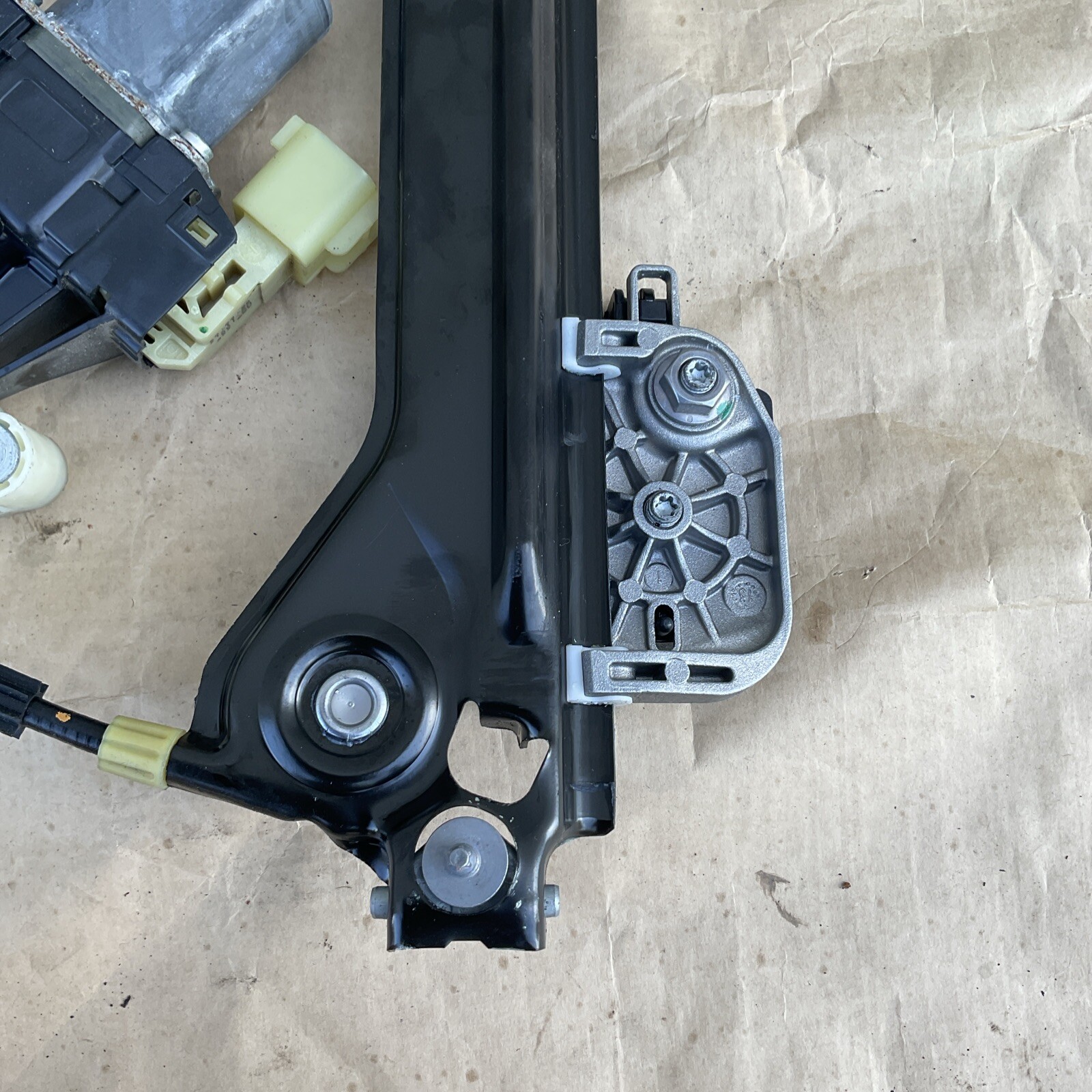14-22 Maserati Quattroporte M156 Rear Right Side Window Regulator Motor OEM 19K