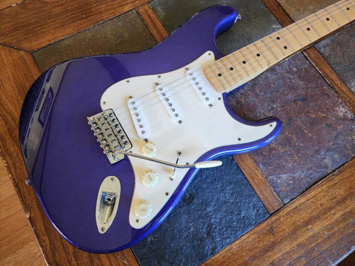 Fender フェンダー Player Stratocaster CAR SSS Amazon.com: Fender Player Stratocaster SSS Electric Guitar