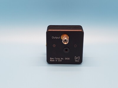 New Focus 1422 Traveling-Wave Amplifier, 50 MHz to 20 GHz, 18 dB Non-inverting