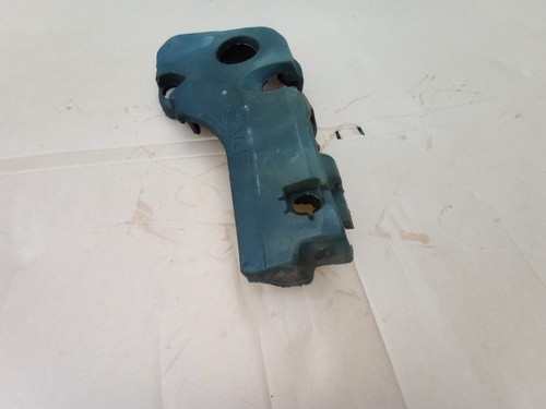 2016-2023 CHEVROLET MALIBU LOWER ENGINE AIR INTAKE MANIFOLD COVER INSULATOR OEM - Picture 4 of 7