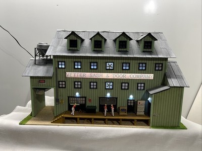 Menards ~ O Gauge Vetter Sash & Door Factory building Limited Edition
