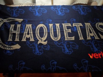 NWOT Rancho Cucamonga Quakes Baseball /Verizon  Chaquetas Joe Kelly Rally Towel