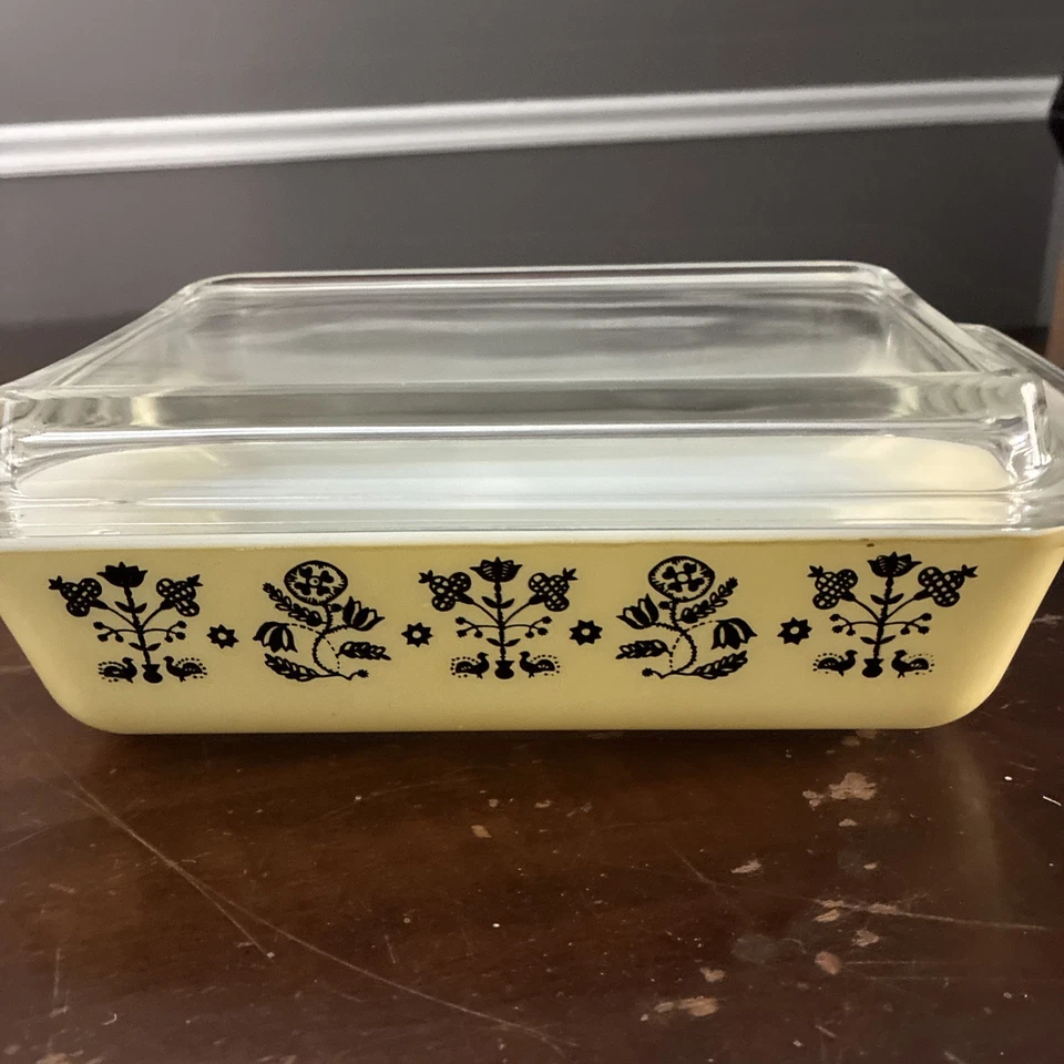 1957 PYREX 575 B - #21 2 QT Space Saver Dish Promotional Needlepoint Embroidery - Image 2 of 4