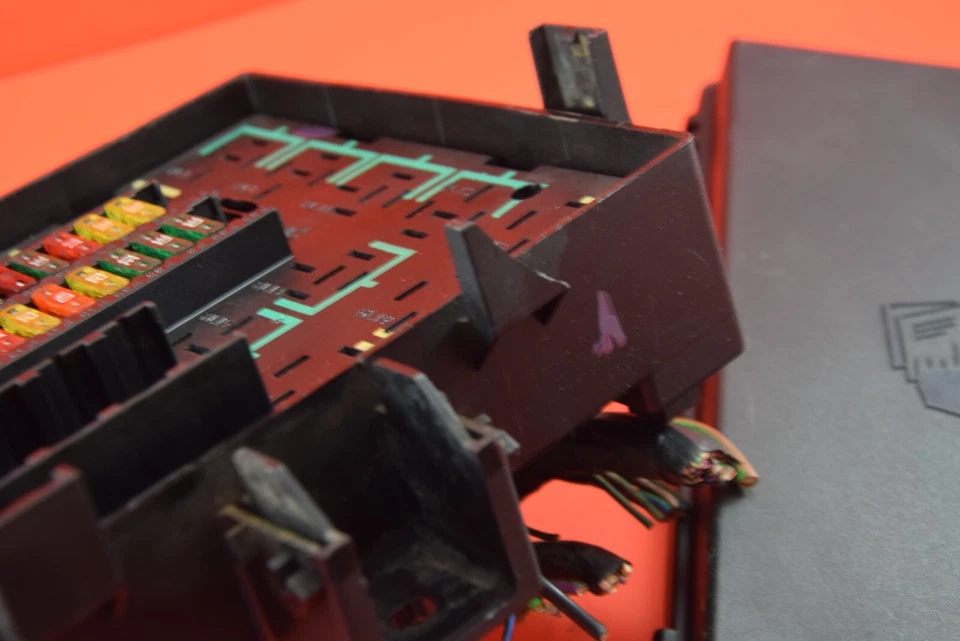 F#2 95-02 подлинный Land Rover Range Rover P38 предохранитель коробка реле предохранитель AMR6476 V3 - Изображение 3 из 3