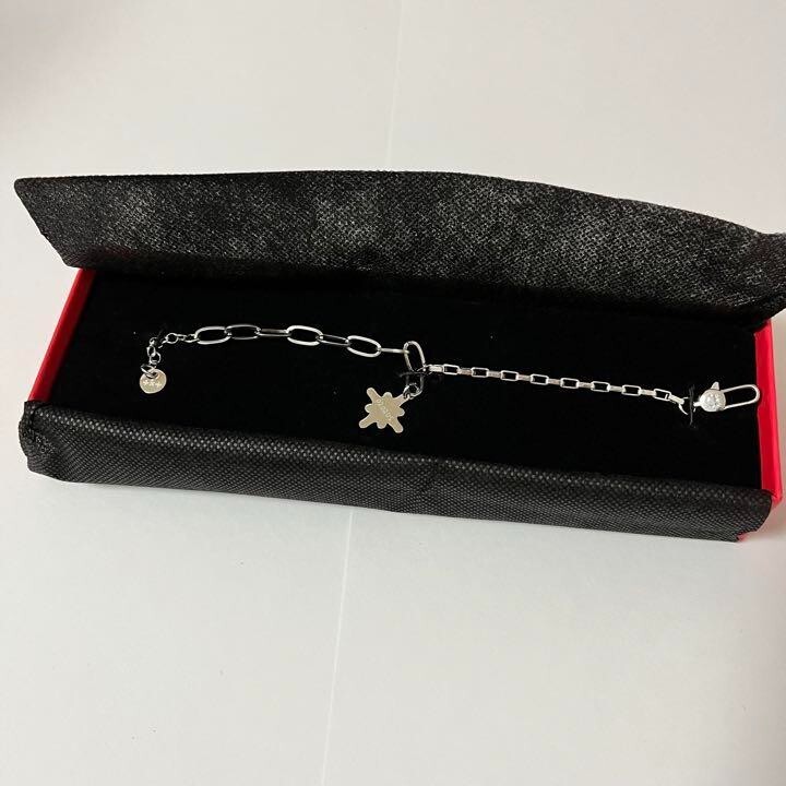 TXT TAEHYUN bracelet birthday party 2022 with photocard