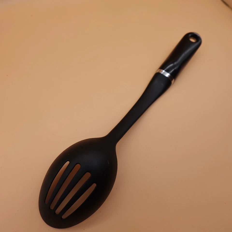 KitchenAid Cuchara Ranurada Skimmer Servidor Agitar Grande Negro Resistente al Calor 14 pulgadas Foto 4 de 4