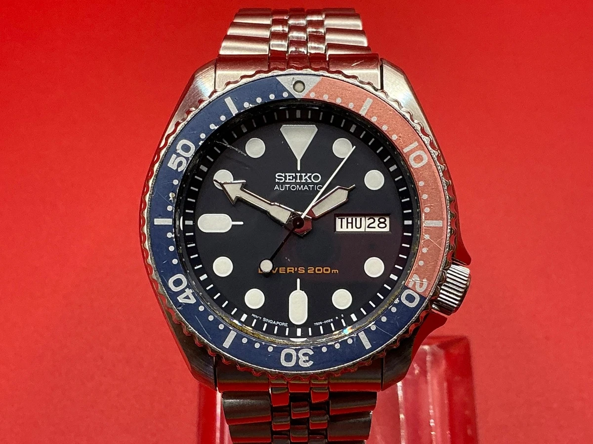 Seiko Diver Analog 200 m (20 ATM) Water Resistance Wristwatches