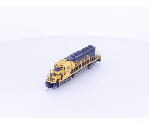 Kato 176-8207 N SD40-2 Mid Diesel Locomotive Atchison Topeka and Santa Fe (ATSF) | Condition: Used