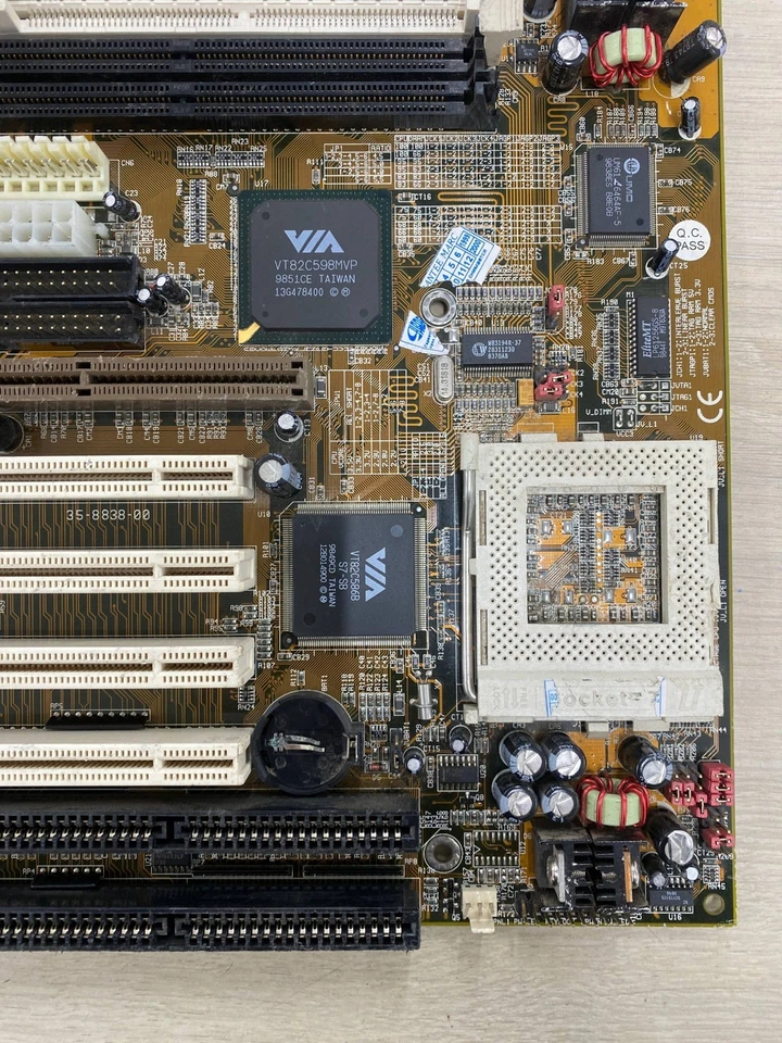 Super Socket 7 SET PCPartner VIB838DS 35-8838-00 (VIA MVP3) CPU & 128 MB - Image 4 of 4