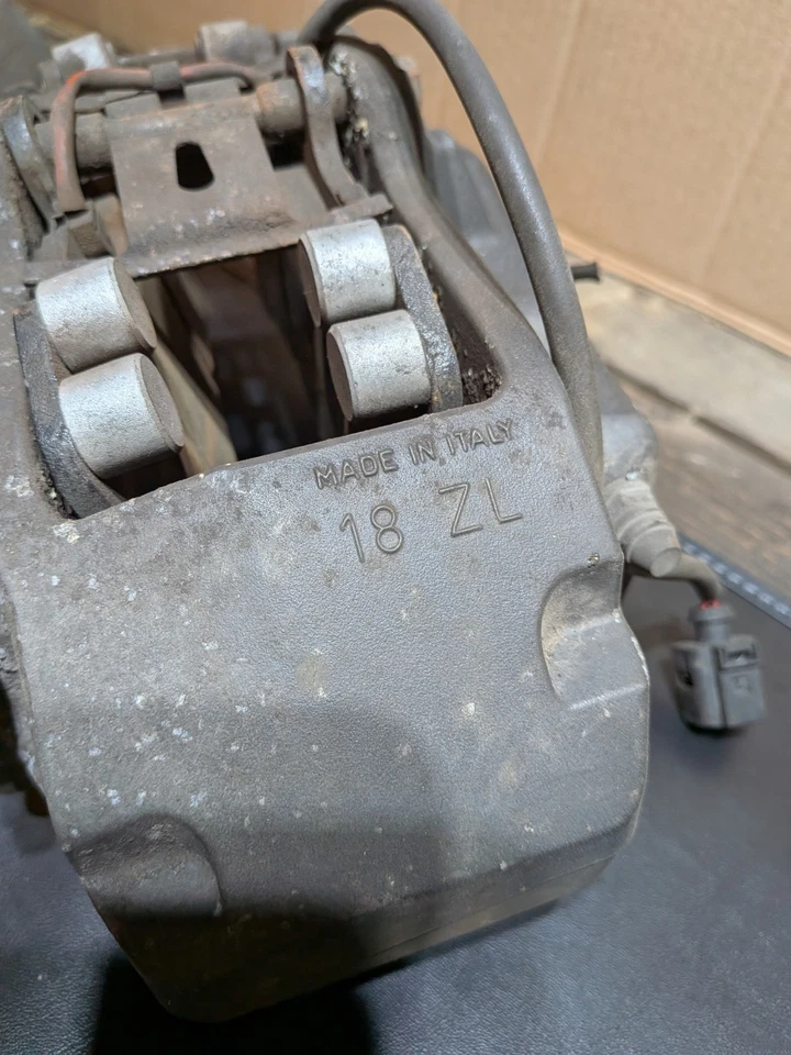 Juego de pinzas de freno delanteras derecha/izquierda Audi Q7 2007-2015 Brembo OEM 18ZR 18ZL Foto 4 de 4