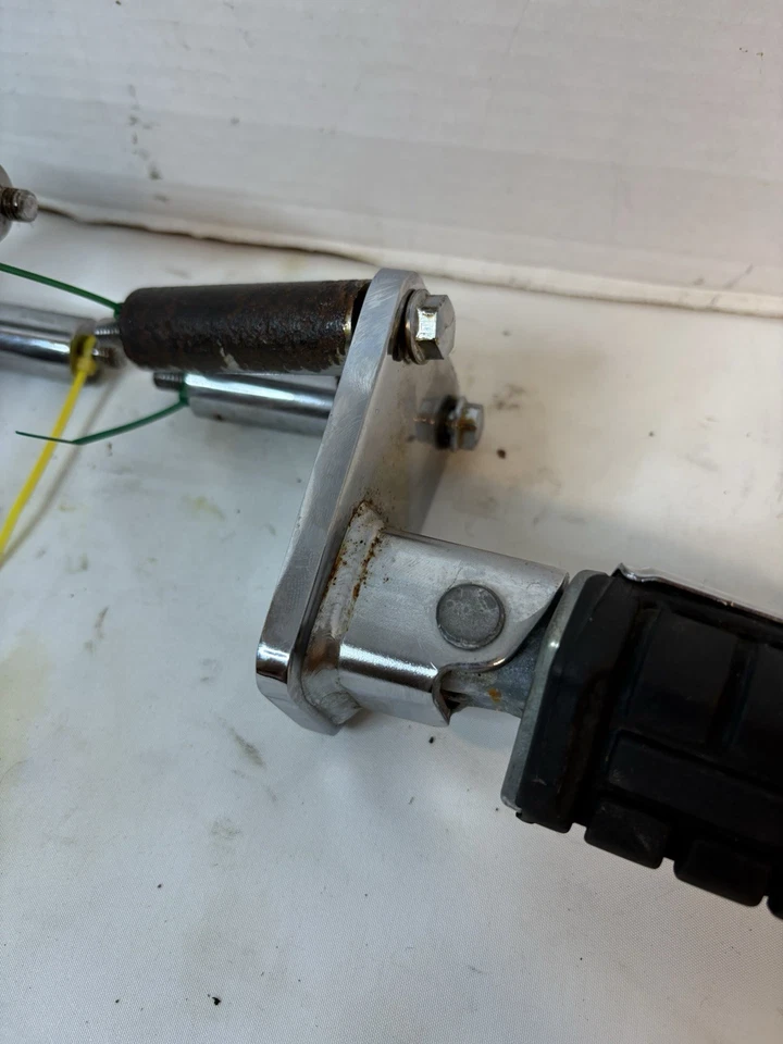 Honda Fury VT1300 2010-2016 OEM estriberas cromadas izquierda y derecha del conductor ver D HF1 Foto 3 de 4