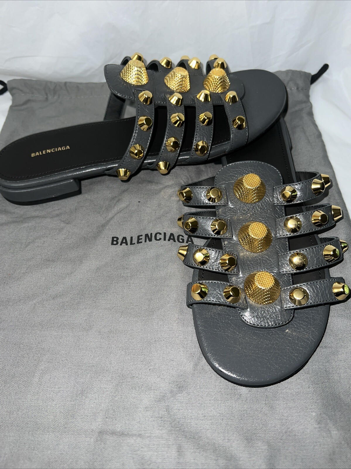 PANTOFOLA D’ORO Balenciaga diapositive piatte borchie in pelle nera arena taglia 37