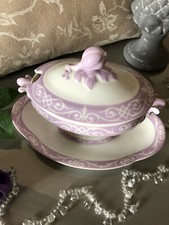 Ancienne saucière en porcelaine coloris parme fretel figue