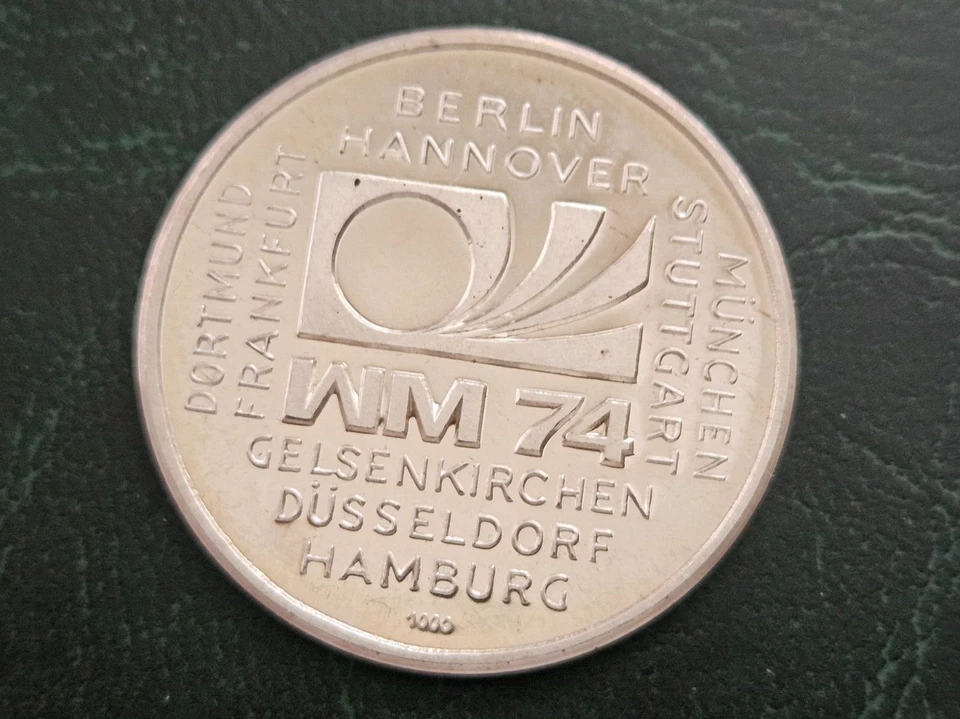 1974 Germany FIFA World Cup Football Silver Coin Mascots Tic Tac 30mm - Image 3 of 3