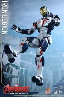 Hot Toys 1/6 MMS299 Avengers Age of Ultron Iron Legion Action