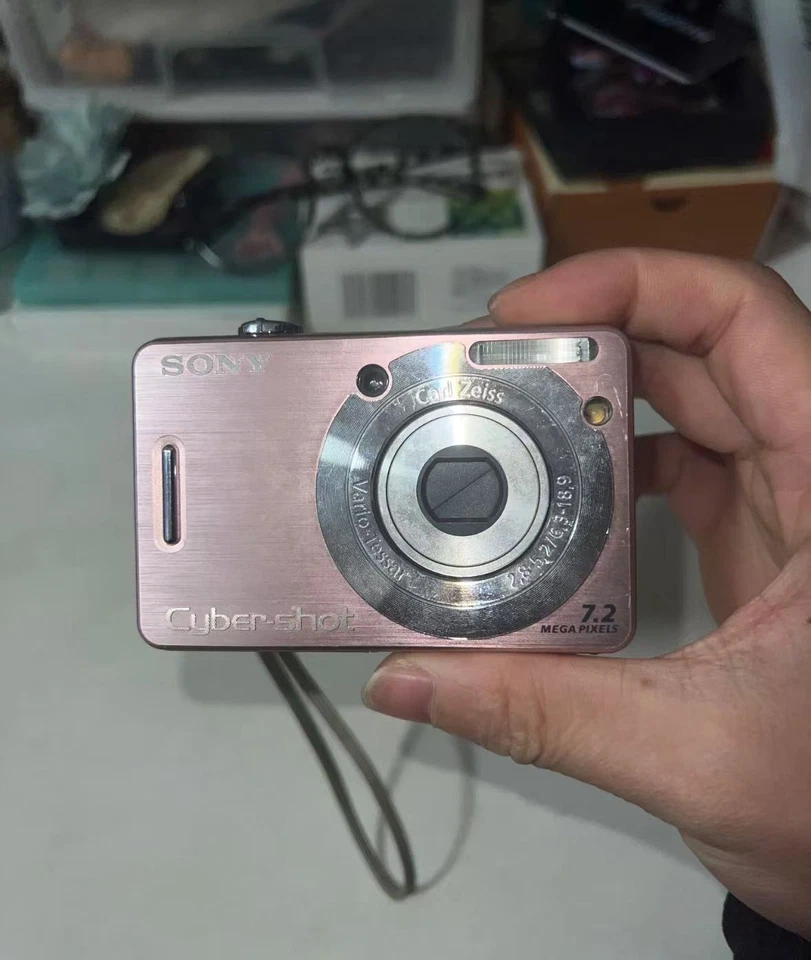 Sony Digital Camera DSC-W55 autofocus failure - Image 3 of 4