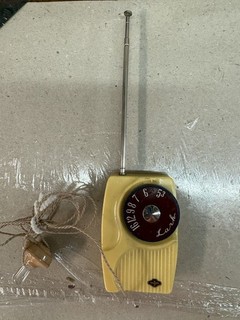 Astra Lark PT 8 pocket crystal radio 1958C