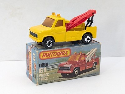 Matchbox Superfast MB61 Wreck Truck in gelb mit dunkelgrauem Sockel - neuwertig/verpackt