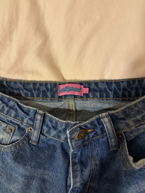 Hollister Women’s Low Rise Bootcut Jeans Medium Wash Blue Embroidered NYC