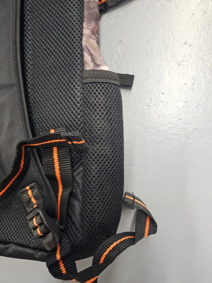 Solo North 7th Mochila 15.6" Mochila para Laptop Ligera Acolchada Bronceada/Naranja Foto 2 de 4