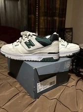 New Balance Mens 550 Sea Salt Pine Green Fashion Sneaker, BB550VTC, Groen, 9 US