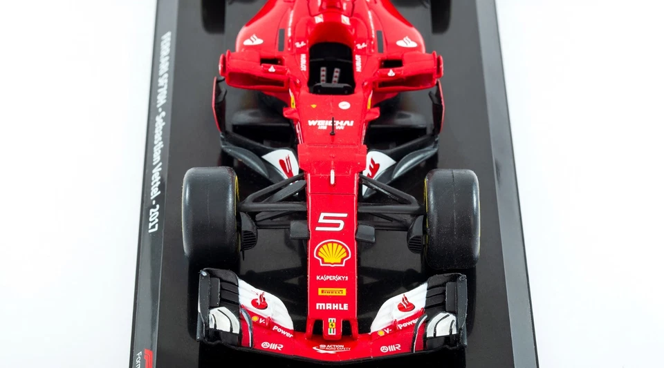 Ferrari SF70H Sebastian Vettel 2017 Modellino Scala 1:24 Formula 1 F1 Numero 5 - Immagine 3 di 4
