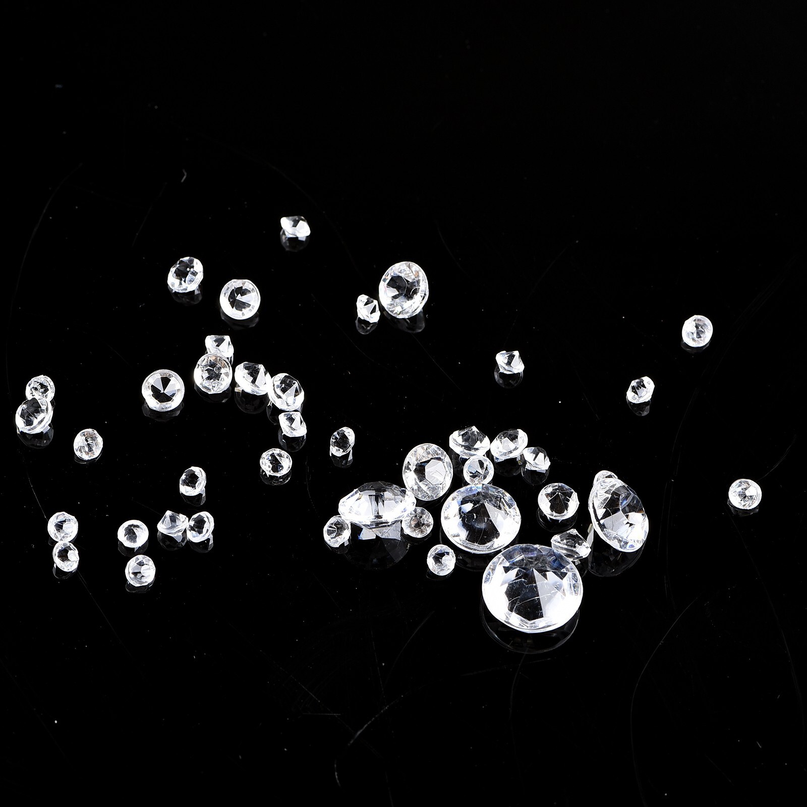 Wholesale Pack of 1000 Transparent Acrylic Crystal Diamonds for Wedding