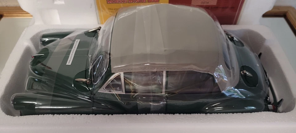 Sun Star 1:12 1963 Morris Minor 1000 Tourer BNIB Green - Image 3 of 4