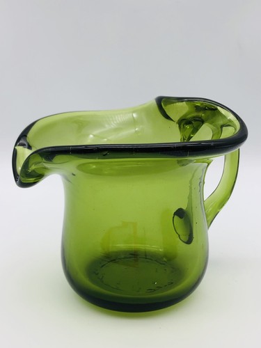 Mundgeblasene grüne Kunstglas kleine Krug Vase - Bild 2 von 5