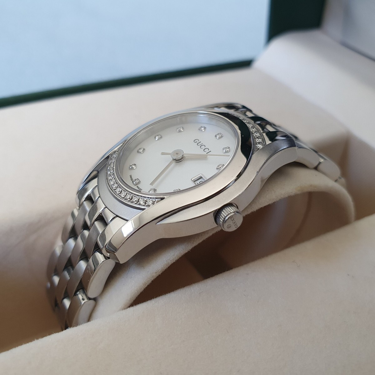 Gucci 5500L Women's Watch with Diamond Bezel and Hour Markers