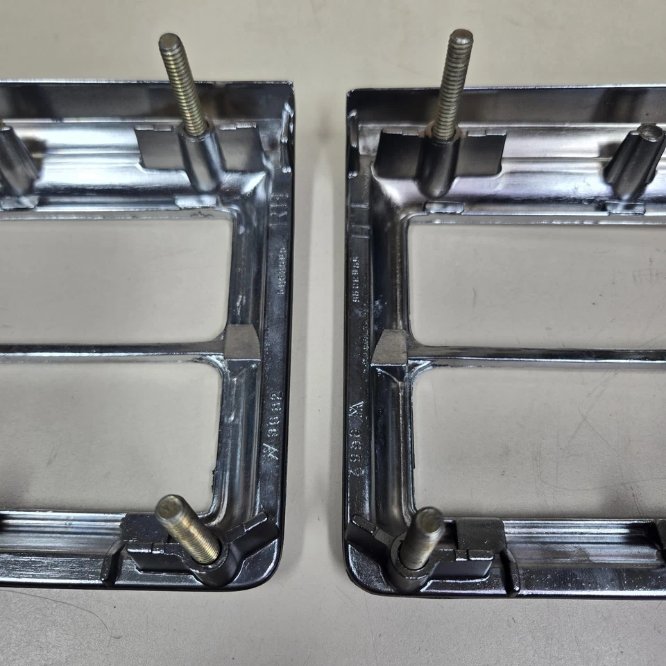 Biseles de luz trasera Firebird Trans Am Formula 70-73 GM 5963093 (LH) y 5963094 (derecha) Foto 3 de 4