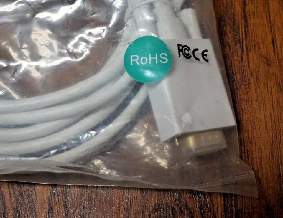 10ft Gold Plated 32AWG Mini DisplayPort / Thunderbolt to VGA Cable - White - Image 2 of 3