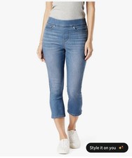 Levi Strauss Signature Gold Label Women's Totally Shaping Pull On Capri Size 12