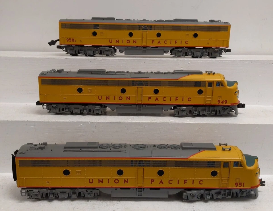 K-Line K-28901S O Gauge Union Pacific E8 ABA Diesel Locomotive Set EX - Image 2 of 4