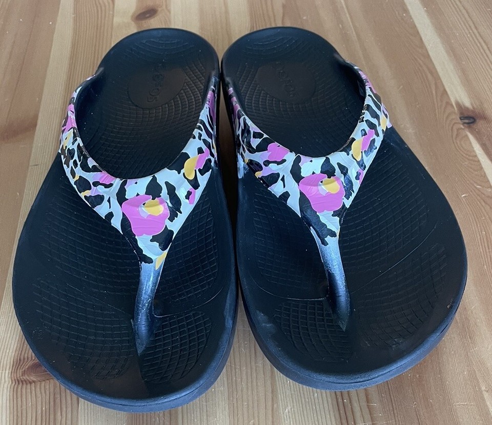 Flip Flops Women OOFOS Women's OOlala Luxe Thong Midnight