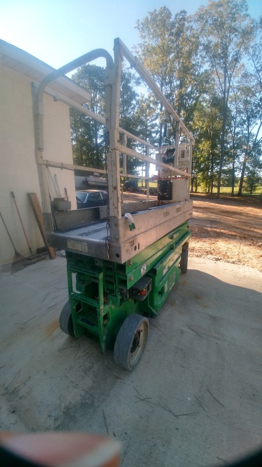 Used 2014 JLG 2030ES Electric Scissor Lift Green, 20 Ft Max Platform