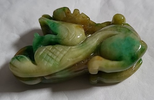 Figura de tropas de jadeíta verde roja Jade Drave con almohadilla de madera par 绿和红 翡翠双貔貅雕件带木座 t1 - Imagen 3 de 10